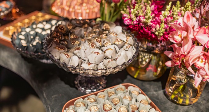 Cum transformi un simplu coș cadou într-o experiență multisenzorială – by GiftIdea