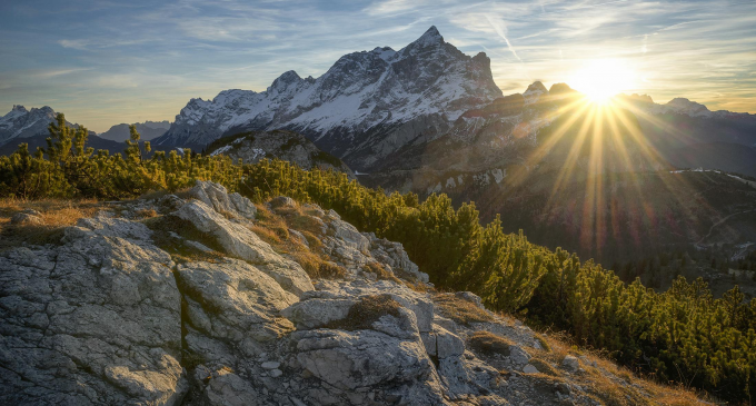 Cum vă oferă echipamentele montane libertate și siguranță în natură