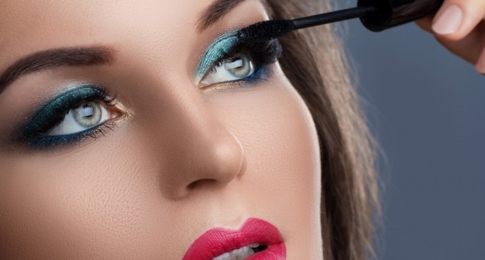 Cum îți faci un machiaj luminos pentru evenimentele de seară