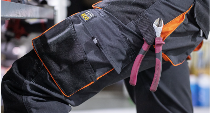 Pantaloni de lucru: ghidul complet pentru confort, siguranța și stil la job