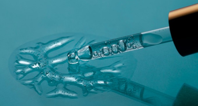 Diferența dintre acidul hialuronic și botox. Ce trebuie să știi înainte de injectare