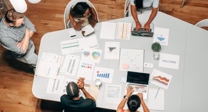 Cum te ajută advertorialele SEO hibride să crești vizibilitatea brandului inclusiv in era AI