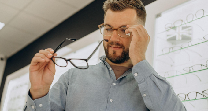 Cum recunoști primele semne că ochii depun un efort mai mare decât crezi?