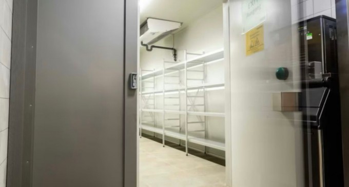 Uși Industriale BRUCHA: Soluții de Top pentru Spații Industriale din România