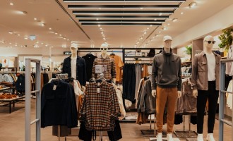 Impactul iluminatului asupra percepției produselor: Sfaturi pentru comercianți