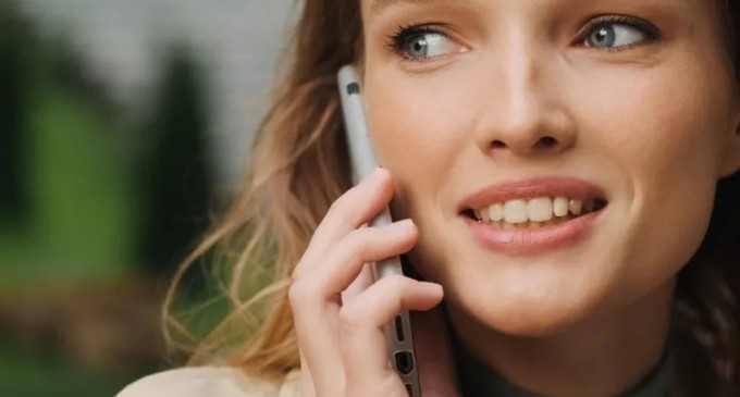 Escrocherie periculoasă pe WhatsApp: un simplu apel poate compromite datele utilizatorilor