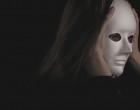 Cine ești tu cu adevărat? Criza de identitate explicată simplu