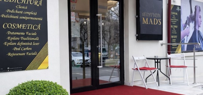 Secretul unui păr care arată mereu bine stă în acea vizită la salon unde te simți cu adevărat înțeleasă