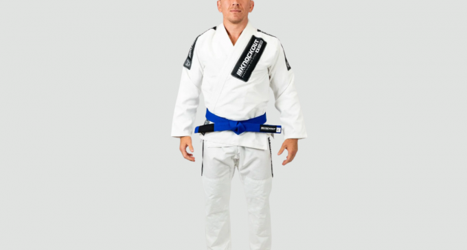 Diferențele dintre Jiu-Jitsu brazilian și japonez și cum alegi corect kimono BJJ și centuri pentru arte marțiale
