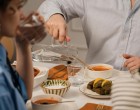 Mici schimbări, impact mare: puterea accesoriilor textile în ritualul cinei în familie