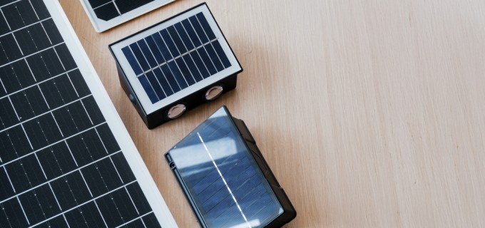 Sistem fotovoltaic off grid cu baterii: soluție de independență energetică pentru zone izolate și infrastructuri strategice