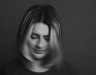 Scena pop-indie autohtonă are un nou nume: Antonia Roman debutează la 19 ani cu albumul „Mechanics of the Heart”