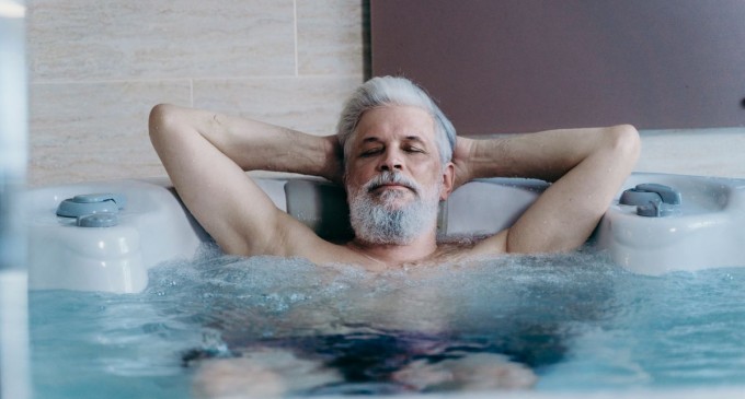 Hidroterapie acasă vs. centru spa: care este opțiunea ideală pentru relaxare musculară