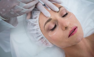 Toxina botulinică: mituri vs realitate. Ce face de fapt Botox-ul și ce nu face