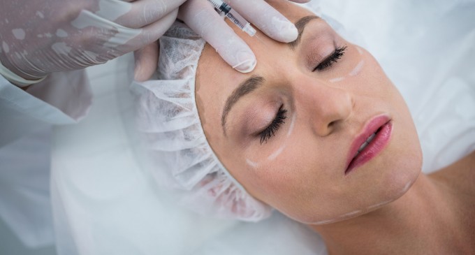 Toxina botulinică: mituri vs realitate. Ce face de fapt Botox-ul și ce nu face