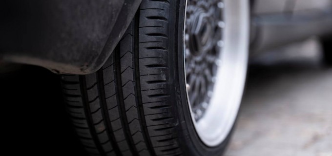 Avantajele cheie ale anvelopelor CEAT pe care trebuie să le cunoști înainte să pornești la drum
