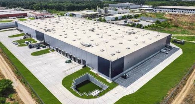 De ce contează etanșarea unei uși industriale