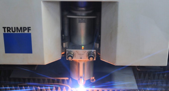 Debitare Laser, Îndoire Tablă și Sudură: Servicii Complete de Prelucrare Metalică