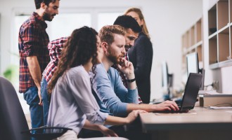 Custom Software Development Services in France by Feel IT: