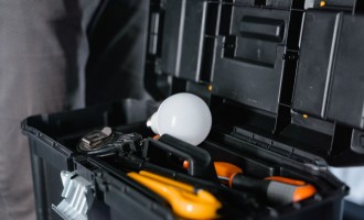 De ce să alegi sculele WIHA dacă vrei precizie, siguranță și durabilitate pentru lucrările electrice complexe?