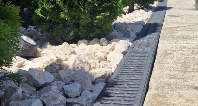 7 criterii tehnice pentru alegerea rigolelor pietonale rezistente