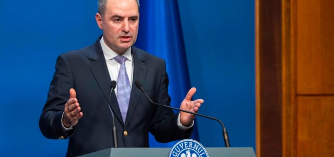 România evită să fie retrogradată în „JUNK”. Rolul decisiv al lui Alexandru Nazare, în trecerea unui nou test important