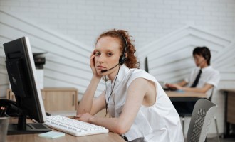 Creatina pentru concentrare la birou: când brain fog-ul vine după o noapte proastă