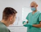 Înainte să alegi proteza fixă pe implanturi, pune aceste întrebări