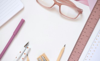 Pixul cu gel pentru clasa întâi și hârtia milimetrică uitată: cum alegi rechizite școlare fără risipă