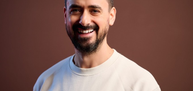 LumeaMuzicii.ro a publicat un interviu realizat de Alina Palade cu OLiX de la Kiss FM
