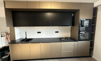 Bucătărie Personalizată: Ghidul Complet pentru un Design Practic și Elegant