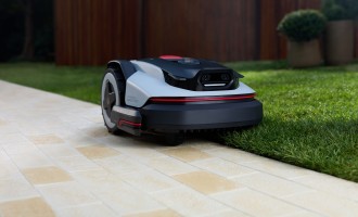 Roborock își extinde gama de soluții inteligente pentru îngrijirea gazonului cu RockNeo Q2 LiDAR, prezentat la IFA 2026