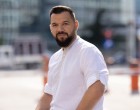 Date Compari.ro: cumpărăturile pentru întoarcerea la școală accelerează în august, interesul pentru caiete crește cu 372%, iar pentru creioane cu 309%