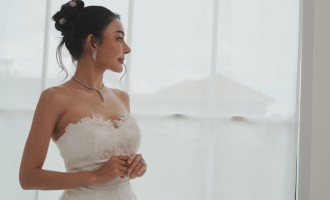 Trucuri pentru a te simți confortabil într-o rochie sirenă pe parcursul întregii zile