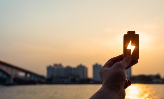 10 lucruri pe care trebuie să le știi despre Programul Verde pentru baterii de stocare a energiei 2026 de la e-acumulatori