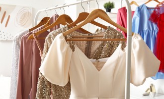 Cum alegi o rochie de seară care să te avantajeze și să se potrivească evenimentului