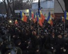 Proteste violente la Chişinău după votul Parlamentului în favoarea Guvernului Pavel Filip !