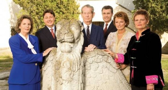 OFICIAL! Sărbătoarea de 10 Mai a Casei Regale Române va fi la Castelul Peleș!