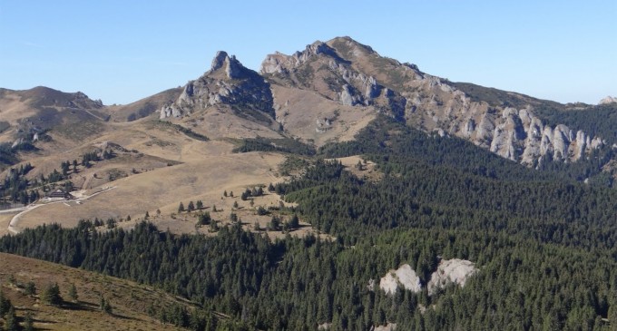 Muntele Roșu… o ia la vale!