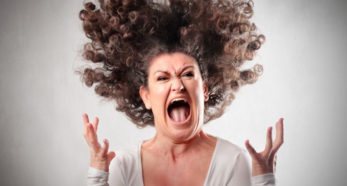 La TV – ei cu lovelele, noi cu belelele…