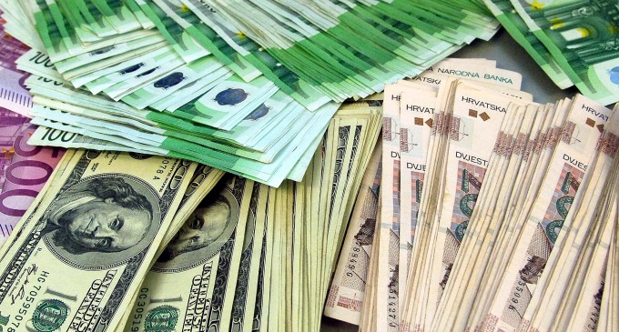 Pe cine sunt supărați BANII celor mai bogați?