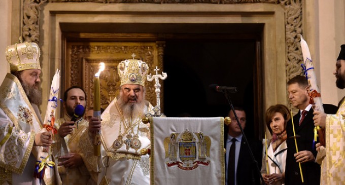 Bomba cu ceas din curtea Patriarhiei Române