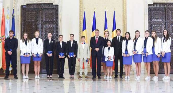 Sportivii medaliați la Jocurile Olimpice și Paralimpice de la Rio au fost decorați la Palatul Cotroceni