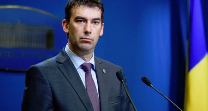 Ministrul Dragoş Tudorache pregăteşte o lege pentru maşinile parcate pe trotuare