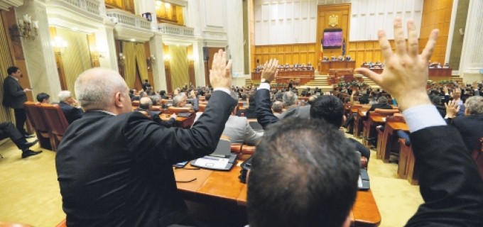 Senatul a adoptat ordonanța care îi avantajează pe plagiatori