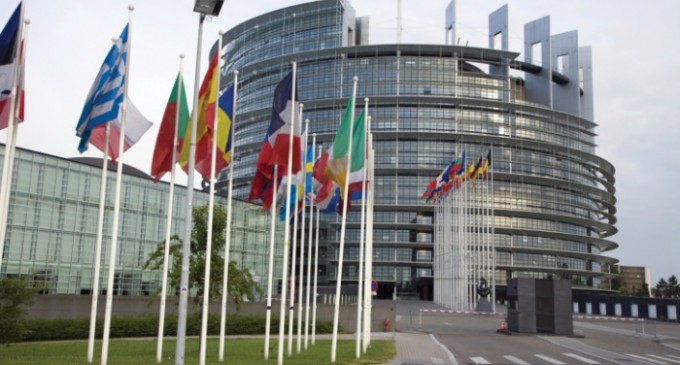 Dezbatere în Parlamentul European privind situaţia din România
