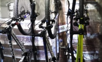 Cauta cel mai bun suport auto de bicicleta pentru o calatorie completa