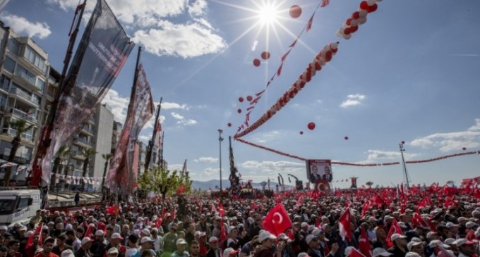 În Turcia, victoria la referendum îi sporește puterea lui Recep Erdogan