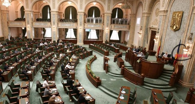 Studiile postuniversitare, de master şi de doctorat vor fi asimilate stagiului de cotizare în sistemul de pensii