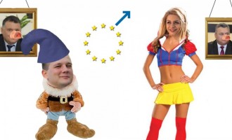 Tinereii dreptaci își provoacă singuri ORGASME POLITICE: „Ahhh ce tari suntem… ah-ah-ah-ah-ah-ah”